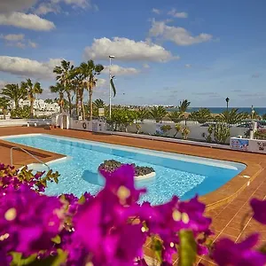 villa-palmeras-beach-puerto-del-carmen.puertodelcarmen-hotels.org/